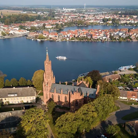 Kranichruh Im Gutshaus - Ihr Rueckzugsort In Der Apartman *